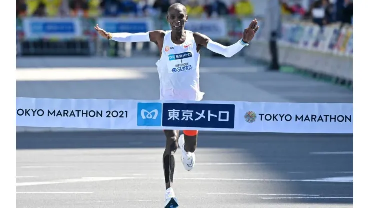 ¡Volvió Eliud! En Tokio hizo la cuarta mejor marca de la historia