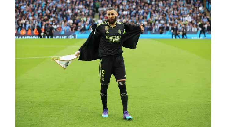 Karim Benzema en juego con Real Madrid. 
