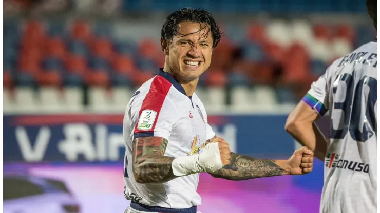 Lapadula se hizo sorprendente cambio de Look.
