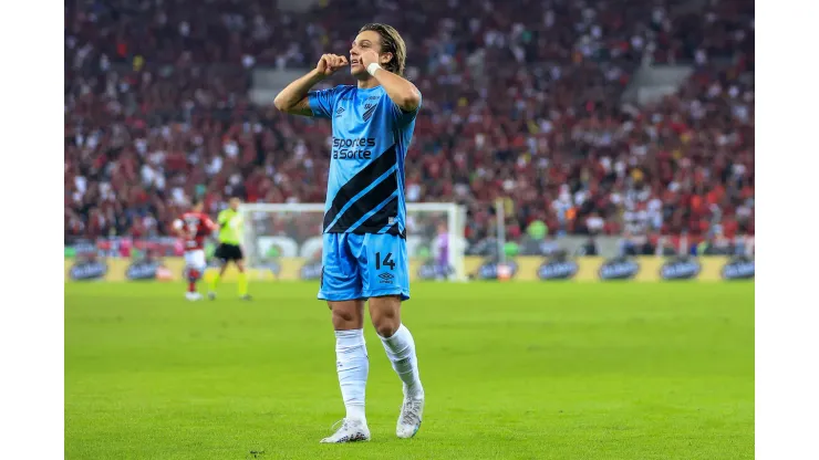 El delantero de 24 años anotó su primer gol en la Copa de Brasil
