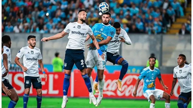 Cristal cayó ante Emelec y esta casi eliminado.
