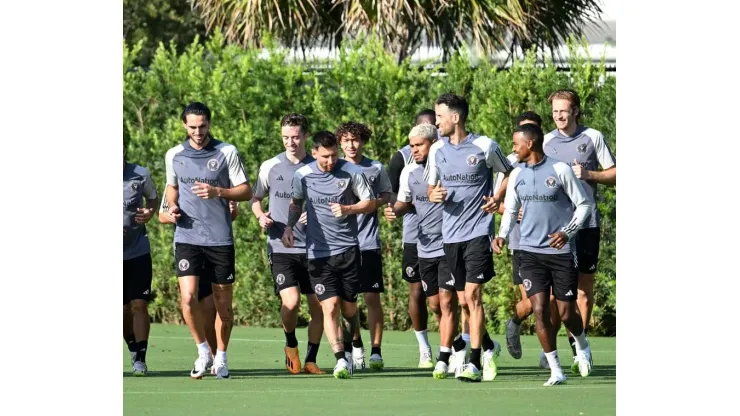 (VIDEO) ¿Se vienen las duplas?: Leonardo Campana y Dixon Arroyo ya entrenan con Messi y Busquets