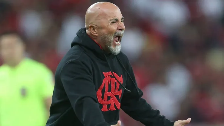 Sampaoli habló sobre su conflicto con Vidal y le bajó el perfil a los dichos del ahora futbolista del Paranaense.
