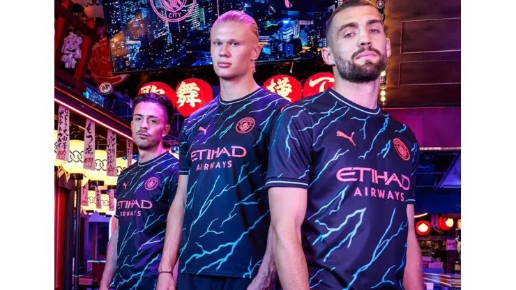 Manchester City presentó su nueva camiseta alternativa para la Temporada 2023/24