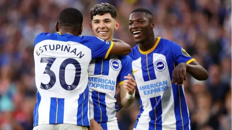 (VIDEO) Enchufados: Moisés Caicedo y Pervis Estupiñán estuvieron cerca de marcar con el Brighton