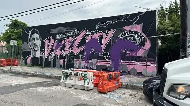 Uno de los murales que el Inter Miami le dedicó a Lionel Messi fue vandalizado por los hinchas del Orlando City. Foto: Franco Panizo
