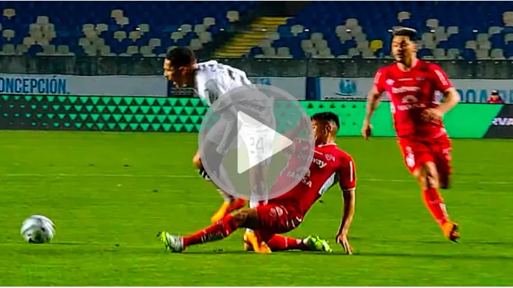 Se temió lo peor en Liga de Quito: Paolo Guerrero sufrió durísima entrada