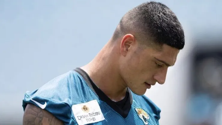 Sammis Reyes por los Jacksonville Jaguars.
