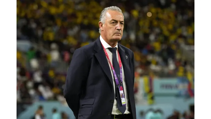 Ecuador's head coach Gustavo Alfaro watches his team during the World Cup group A soccer match between Ecuador and Senegal, at the Khalifa International Stadium in Doha, Qatar, Tuesday, Nov. 29, 2022. (AP Photo/Francisco Seco)
