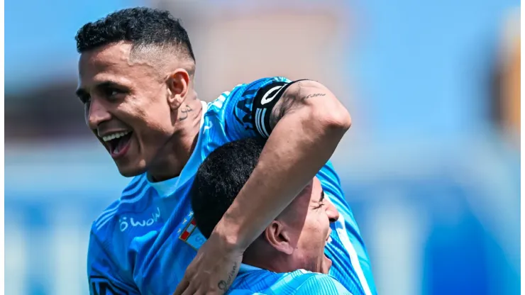 Oncena titular de Sporting Cristal para triunfar en Piura
