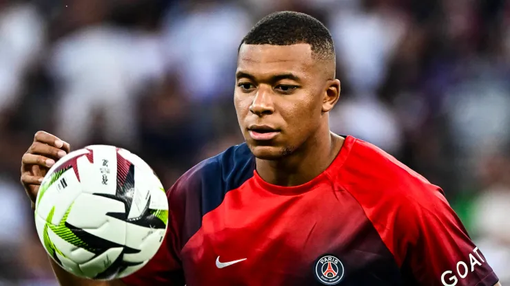 Luego de sus idas y vueltas, Mbappé ahora seguirá en el PSG. 
