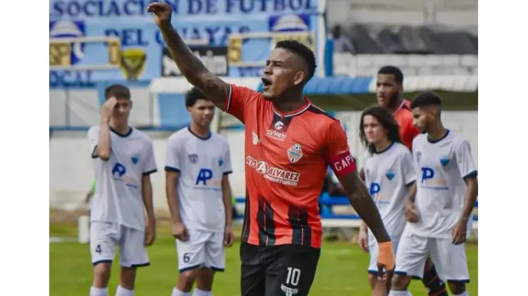 (VIDEO) Y a la final: Michael Arroyo casi marca nuevo golazo de tiro libre