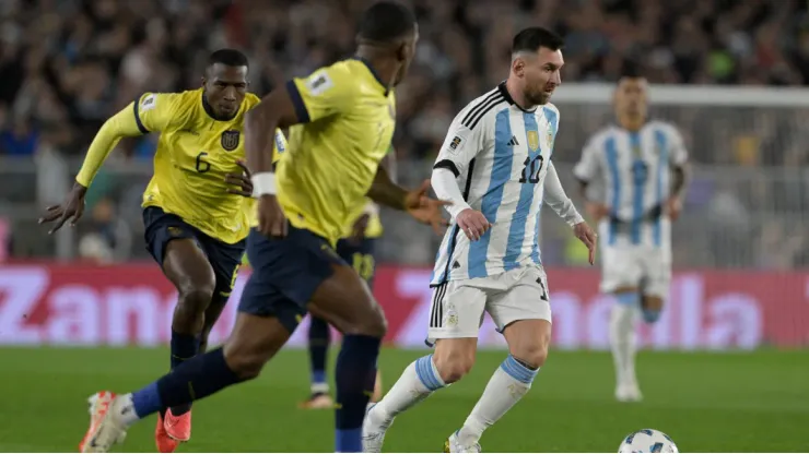 (VIDEO) Desde la selección de Ecuador apuntan al árbitro de la derrota vs. Argentina