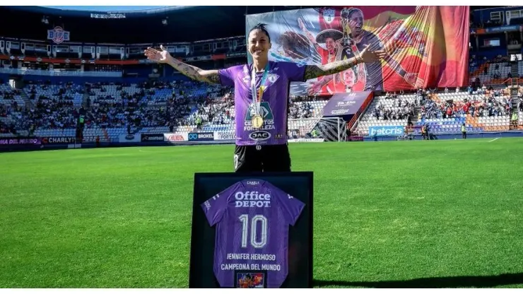 Homenaje de campeona: Jenni Hermoso fue recibida en Pachuca tras el Mundial y el escándalo