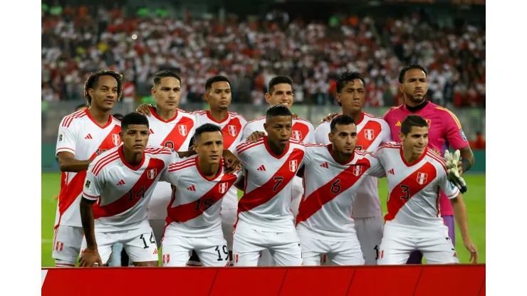 LIMA, PERU - SEPTEMBER 12: Players of Peru pose for photo prior to a FIFA World Cup 2026 Qualifier match between Peru and Brazil at Estadio Nacional de Lima on September 12, 2023 in Lima, Peru. (Photo by Mariana Bazo/Getty Images)
