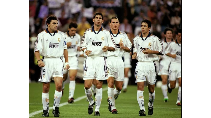 19 Sep 1998:  Manuel Sanchis, Fernando Hierro, Fernando Redondo and Raul (left-right) of Real Madrid at the start of a match against Barcelona in Madrid, Spain. The game ended in a draw 2-2.  Mandatory Credit: Clive Mason /Allsport
