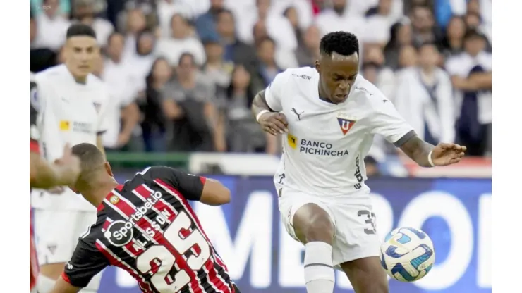 Quito 24 de agosto 2023. Conmebol Sudamericana. Liga recibe a São Paulo en el estadio Rodrigo Paz Delgado por la Copa Conmebol Sudamericana.<br />
API / DANIEL MOLINEROS
