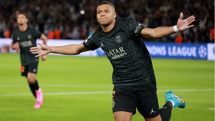 Mbappé figura entre los 30 candidatos para quedarse con el trofeo. 
