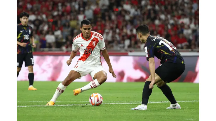 BUSAN, SOUTH KOREA - JUNE 16: Alex Valera of Peru controls the ball during the international friendly match between South Korea and Peru at Busan Asiad Stadium on June 16, 2023 in Busan, South Korea. (Photo by Chung Sung-Jun/Getty Images)
