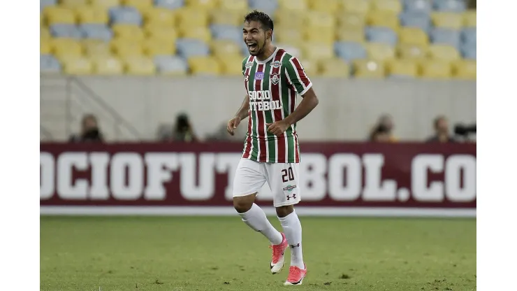 RIO DE JANEIRO, BRAZIL - OCTOBER 18: Junior Sornoza of Fluminense celebrates a scored goal during the match between Fluminense and Sao Paulo as part of Brasileirao Series A 2017 at Maracana Stadium on October 18, 2017 in Rio de Janeiro, Brazil. (Photo by Alexandre Loureiro/Getty Images)
