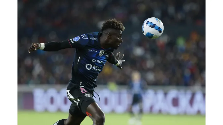 QUITO, ECUADOR - AUGUST 31: Jhoanner Chavez of Independiente del Valle during a Copa CONMEBOL Sudamericana 2022 first-leg semifinal match between Independiente del Valle and Melgar at Rodrigo Paz Delgado Stadium on August 31, 2022 in Quito, Ecuador. (Photo by Franklin Jacome/Getty Images)
