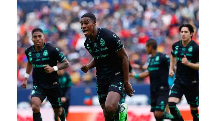 SAN LUIS POTOSI, MEXICO - NOVEMBER 11: Felix Torres of Santos Laguna celebrates after scoring the team's first goal during the 17th round match between Atletico San Luis and Santos Laguna as part of the Torneo Apertura 2023 Liga MX at Estadio Alfonso Lastras on November 11, 2023 in San Luis Potosi, Mexico. (Photo by Leopoldo Smith/Getty Images)
