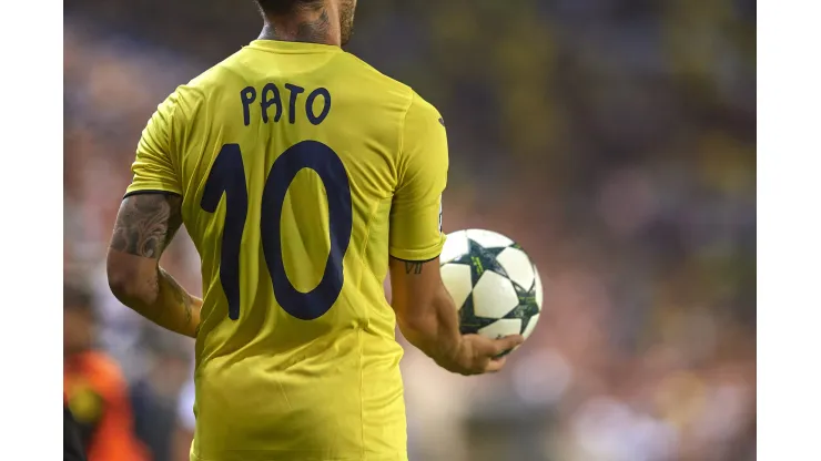 VILLARREAL, SPAIN - AUGUST 17:  A close-up of Alexandre Pato of Villarreal's shirt during the UEFA Champions League play-off first leg match between Villarreal CF and AS Monaco at El Madrigal on August 17, 2016 in Villarreal, Spain.  (Photo by Manuel Queimadelos Alonso/Getty Images)
