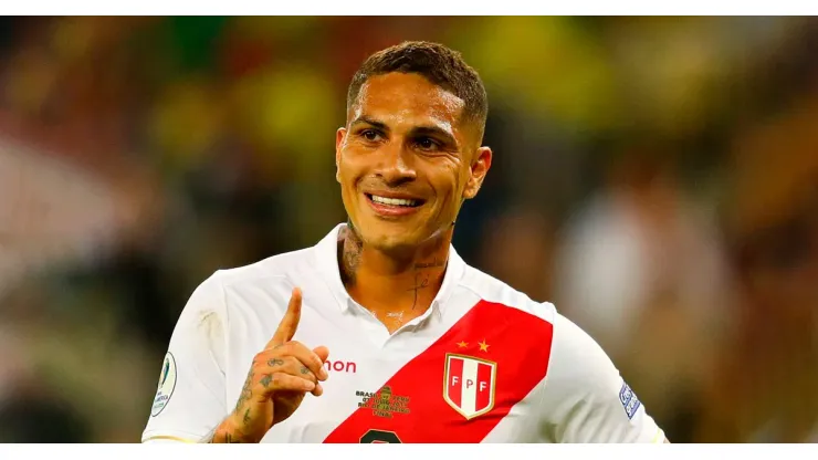 Paolo Guerrero y Colo Colo.
