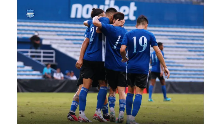 Emelec gana su primer amistoso con golazo de Castelli