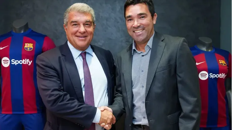 Joan Laporta y Deco debaten por el reemplazante de Xavi Hernández. Getty Images.
