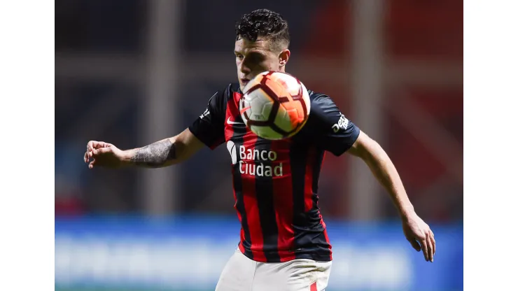 BUENOS AIRES, ARGENTINA - JULY 26: Bautista Merlini of San Lorenzo drives the ball during a second stage match between San Lorenzo and Deportes Temuco as part of Copa CONMEBOL Sudamericana 2018 at Pedro Bidegain Stadium on July 26, 2018 in Buenos Aires, Argentina. (Photo by Marcelo Endelli/Getty Images)
