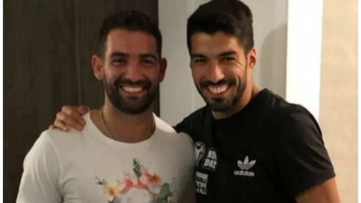 Martín Cauteruccio y Luis Suárez
