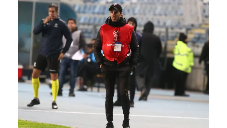 Futbol, Magallanes vs Liga Deportiva Universitaria de Quito, Fase de Grupos, Copa Conmebol Sudamericana 2023 El entrenador de LDU Quito Luis Zubeldia es fotografiado durante el partido de Copa Conmebol Sudamericana contra Magallanes disputado en el estadio El Teniente en Rancagua, Chile. 23/5/2023 Jorge Loyola/Photosport Football, Magallanes vs Liga Deportiva Universitaria de Quito group stage, Conmebol Sudamericana Cup LDU Quito s head coach Luis Zubeldia is pictured during the Copa Conmebol Sudamericana championship match against Magallanes at the El Teniente in Rancagua, Chile. el estadio El Teniente en Rancagua, Chile. 23/5/2023 Jorge Loyola/Photosport Magallanes vs Liga Deportiva Universitaria de Quito, Copa Conmebol Sudamericana 2023
