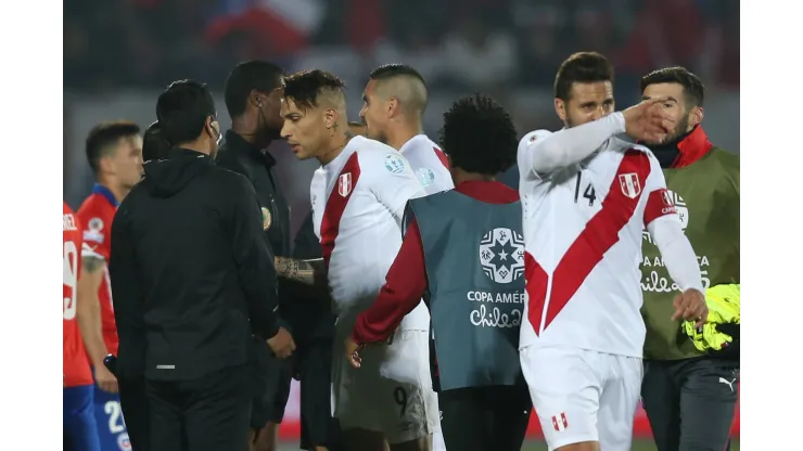 Paolo Guerrero y el comentario de Claudio Pizarro
