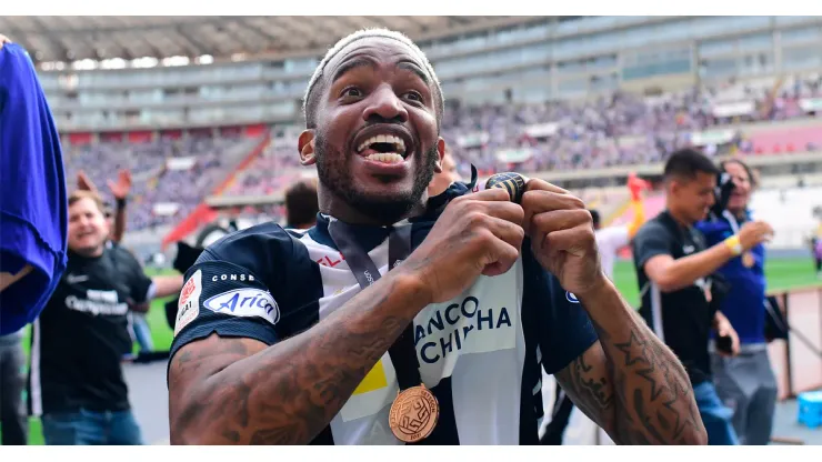 Alianza Lima y Jefferson Farfán.
