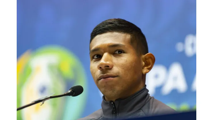 El día que botaron a Edison Flores por casarse
