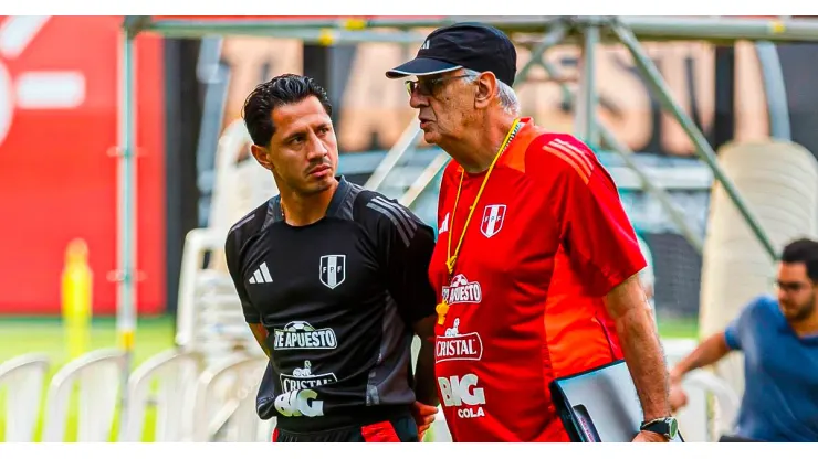 Gianluca Lapadula y Jorge Fossati.
