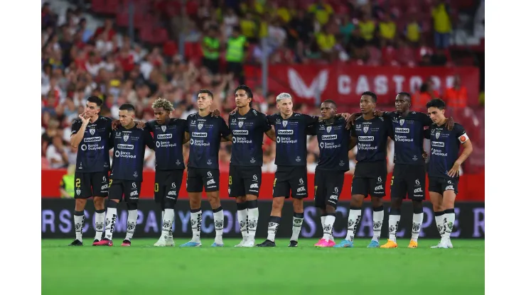 SEVILLE, SPAIN - JULY 19: Players of Independiente del Valle look on during the UEFA CONMEBOL Club Challenge 2023 match between Sevilla FC and Independiente del Valle at Estadio Ramon Sanchez Pizjuan on July 19, 2023 in Seville, Spain. (Photo by Fran Santiago/Getty Images)
