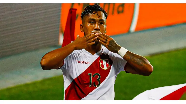 Renato Tapia, jugador de Perú, en la órbita de la Premier League.
