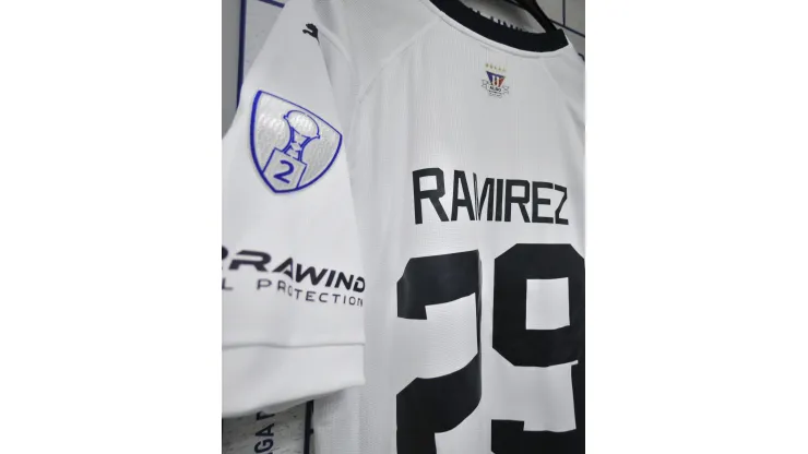 Así se ve el parche de los títulos que tiene Liga de Quito (Foto: @LDU_Oficial)