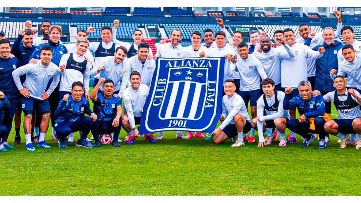 Alianza Lima entrenando para el clásico de Perú ante Universitario.
