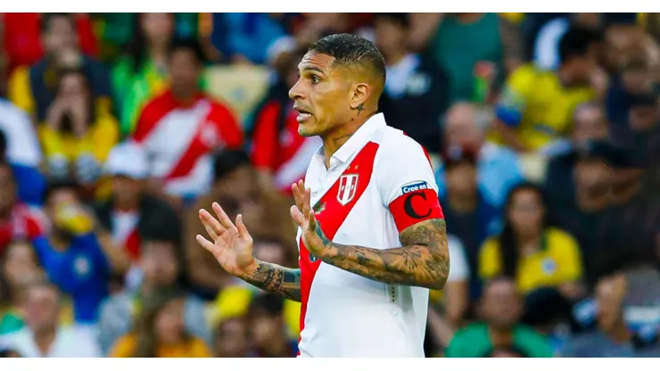 Paolo Guerrero dejaría Perú para irse a Banfield de Argentina.
