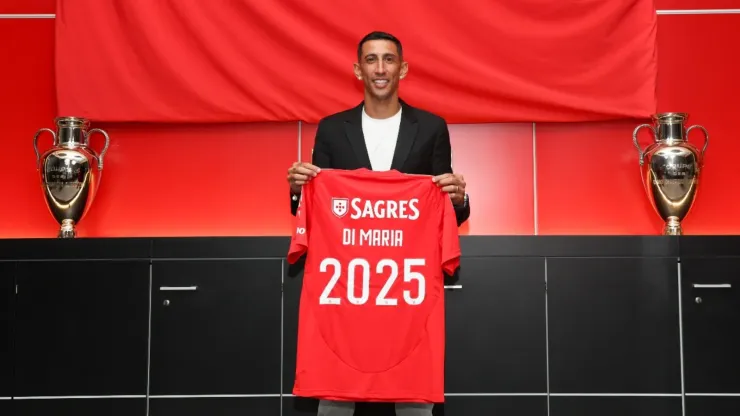 Ángel Di María presume de su renovación con Benfica. 
