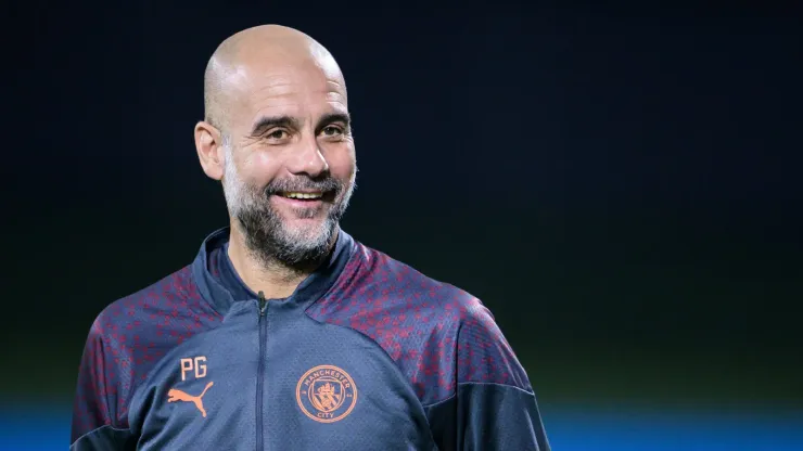 Pep Guardiola tuvo un costoso regalo para cada trabajador del Manchester City. 
