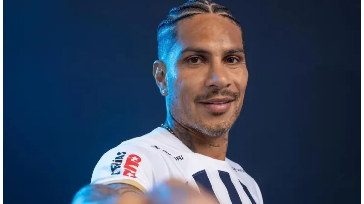 Alianza Lima presentó a Paolo Guerrero oficialmente
