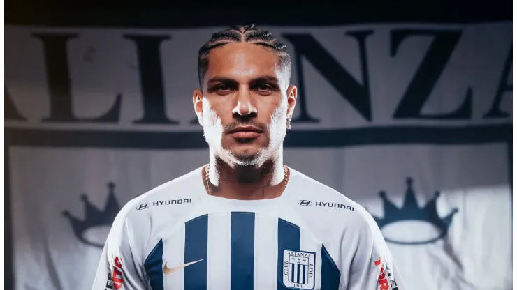 El sueldo y premios de Paolo Guerrero en Alianza Lima
