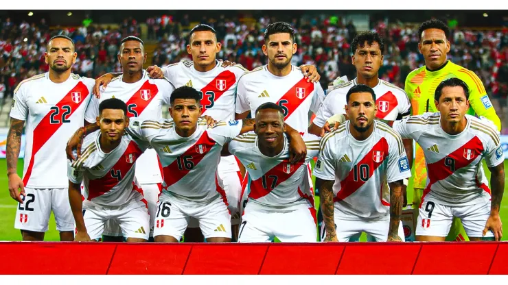 Perú minutos previos a jugar ante Colombia.
