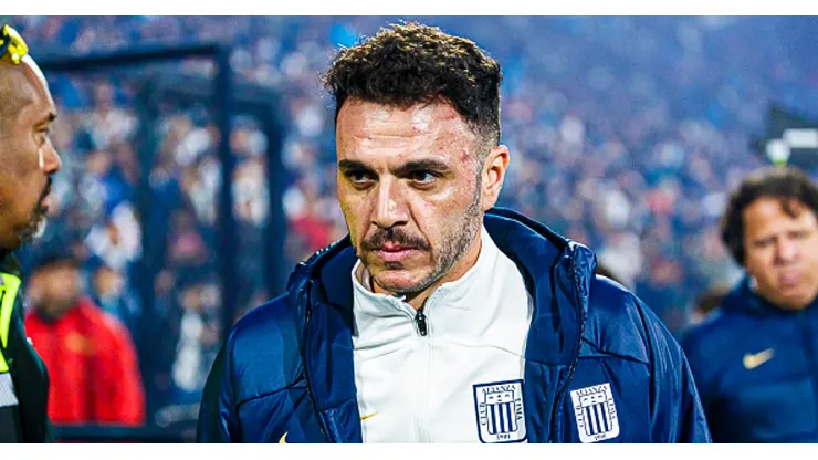 El técnico Mariano Soso previo a un cotejo con Alianza Lima.
