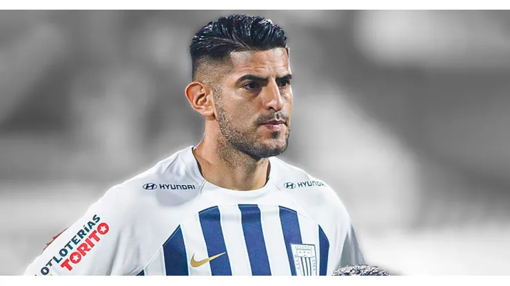 Carlos Zambrano juganfo por Alianza Lima.
