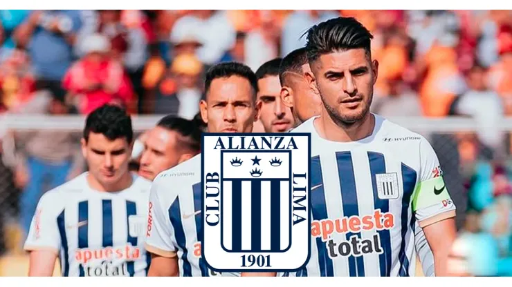 El plantel oficial de Alianza Lima antes de un partido de la Liga 1 de Perú.
